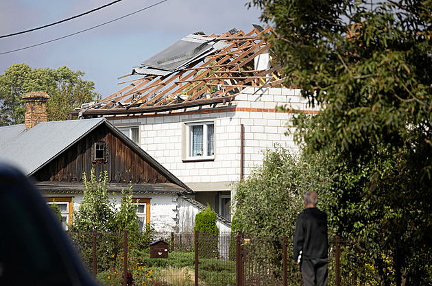 Rusové zasáhli v Polsku několik domů. K dronům se nepřibližujte, varují úřady