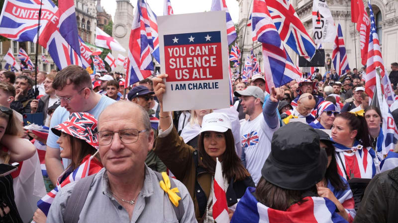 ANALÝZA: Tři miliony demonstrantů v Londýně? Do pochodu by se vtěsnala jen desetina