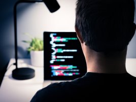 Malwarová lavina v kódu: Jak WhiteCobra zneužívá VSCode doplňky