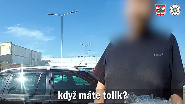 Jedu akorát do Lidlu, vymlouval se řidič hlídce. Přiznal, že od rána pije pivo