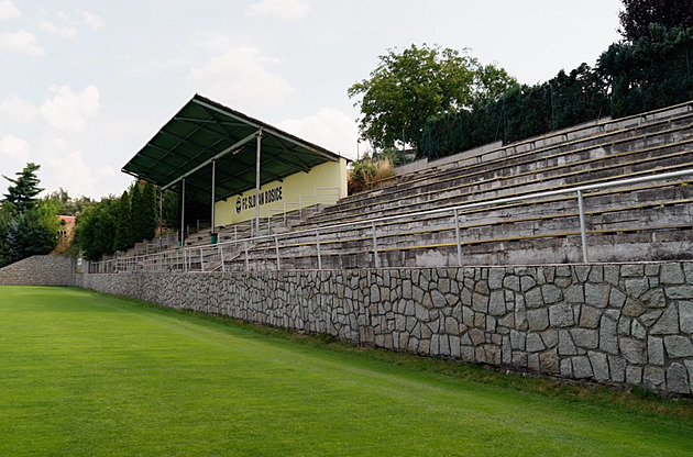Děkujeme, nechceme. Rosice zamítly koupi fotbalového stadionu za 80 milionů