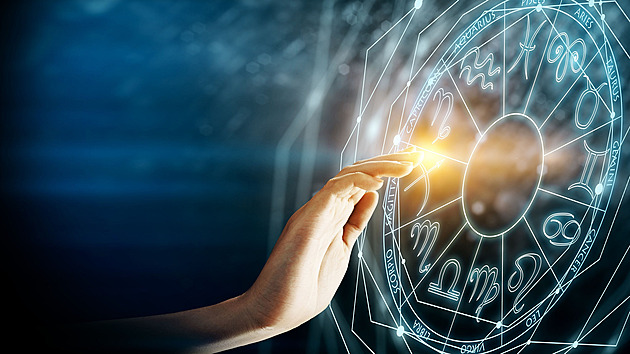 Blíženci podlehnou svodům, Ryby vyrazí do dálek. Co slibuje horoskop na říjen