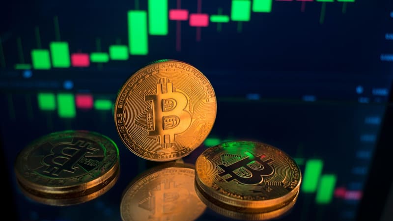 Bitcoin letí. Kryptoměna je na maximu, hodnota přesáhla 125 tisíc dolarů