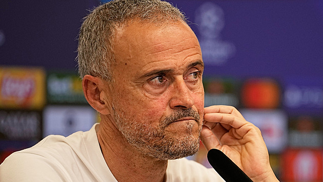 Roky jste Donnarummu ničili, řekl Enrique novinářům. Jeho nástupce se zastal