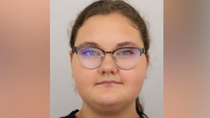 Šla za kamarádkou, mezitím 13letá školačka zmizela. Policie ji hledá a prosí o pomoc