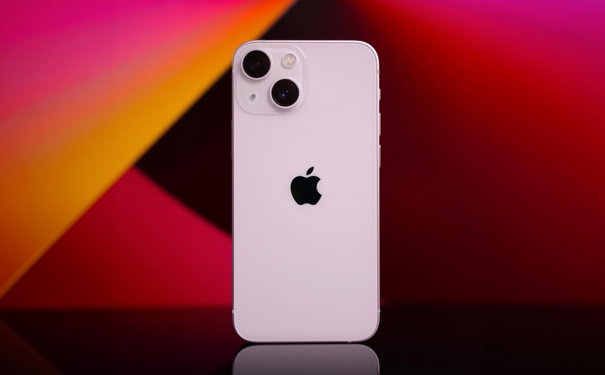 iPhone 13 za 8 tisíc, iPad za 5 tisíc. Za nejnižší ceny jsou i použité MacBooky a Apple Watch