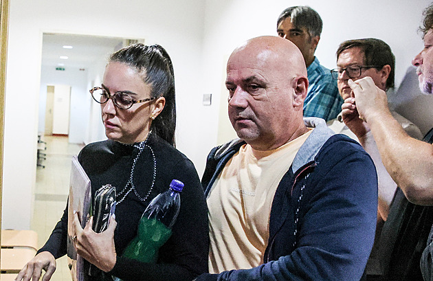 Ležet s poraněním hrtanu bylo fatální, řekl znalec k úmrtí vojenského studenta