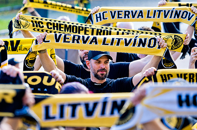 Ropáci na led, prosím! Z fanoušků Litvínova jsou sponzoři, dají až tři miliony