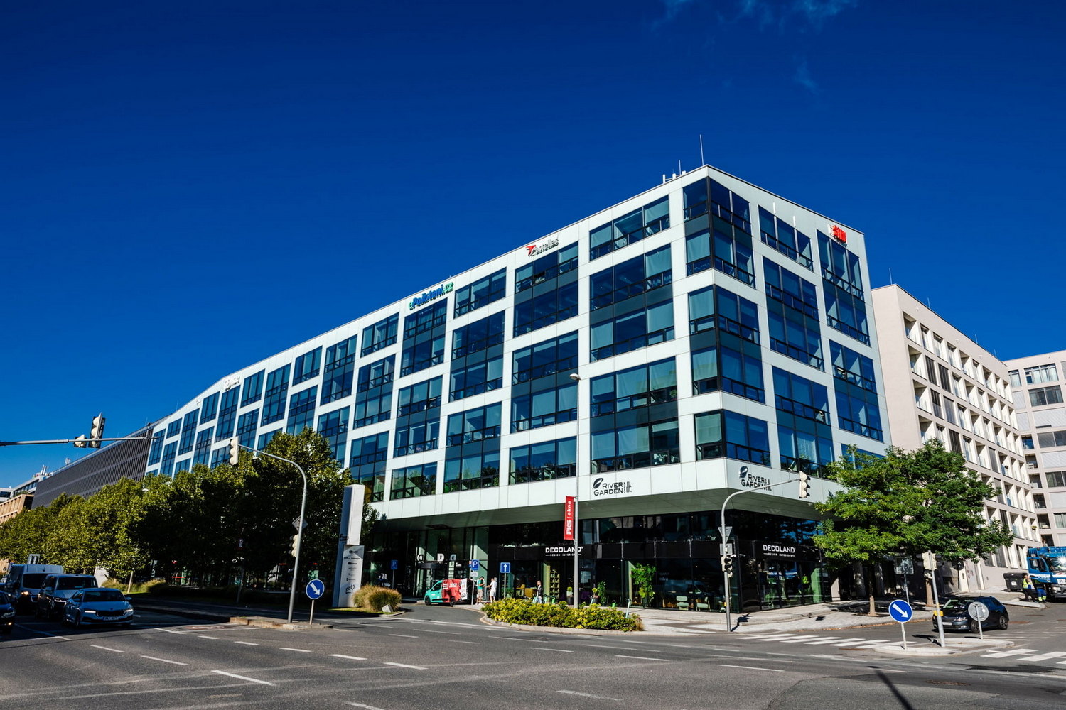 Nové firmy na Rohanském nábřeží: Kdo tu recently otevřel podnik – rohanskenabrezi.cz