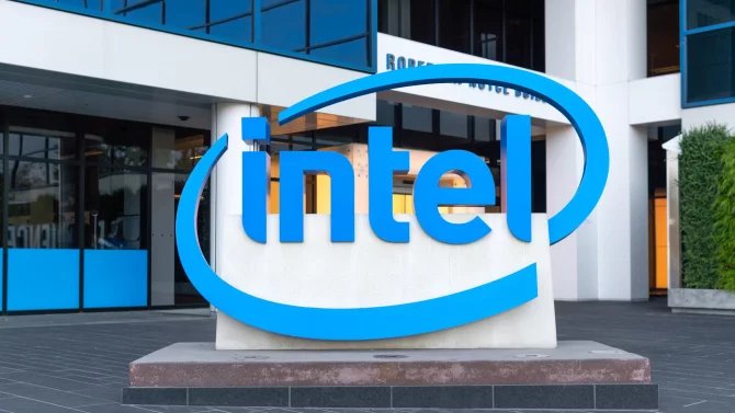 Intel se nečekaně zotavil: Díky AI v Q1 2026 prodá i skladové ležáky a vadné čipy, vysoké tržby ženou akcie na rekord