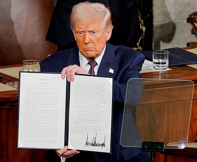 Kongres schválil dodatečných 70 miliard dolarů na Trumpovy deportace