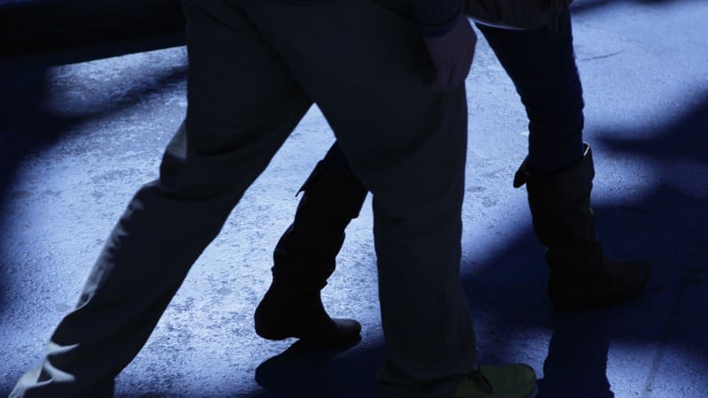 Série brutálních útoků na děti na Olomoucku: Bezvládnému chlapci gang dupal po hlavě