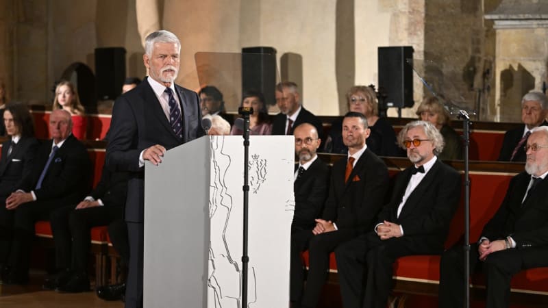 Pavel v projevu burcoval politiky: Demokracie není navždy. Máme příliš málo odvahy